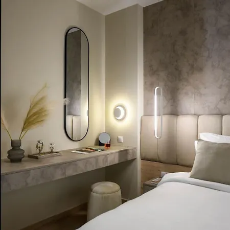 Aristotelian Virtues - Elpida Appartement
