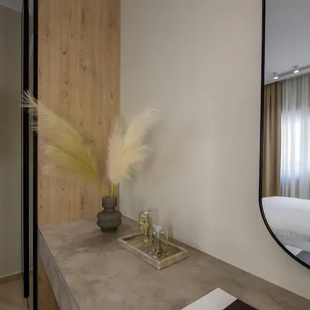 Aristotelian Virtues - Elpida Apartment *